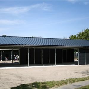 Shelter stable